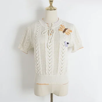 2023 Бяла тениска Жена с кръгло деколте и къс ръкав, вязаная риза с бродерия на пеперуда, Скъпа вязаная на една кука отворена тениска